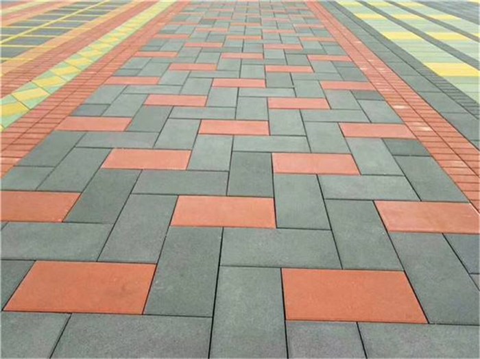 生態(tài)透水磚是海綿城市建設(shè)中最基本的「海綿」材料